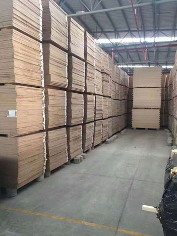 揭秘珠江鋼琴木材加工廠 匠心工藝與現(xiàn)代包裝的完美融合